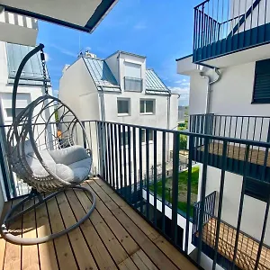 Modern With Balcony & Free Parking - Nearby Metro Апартаменты