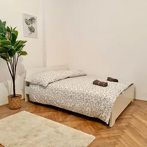 Apartment Spacious - 15 Min To Center, Wien